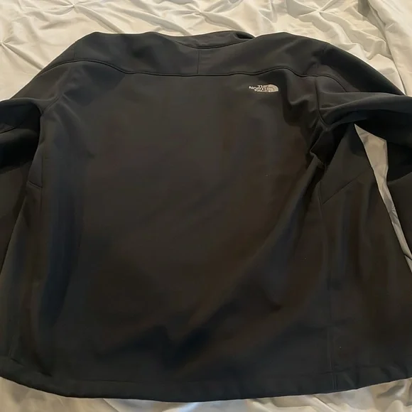 Men’s Northface Jacket - Picture 3 of 6